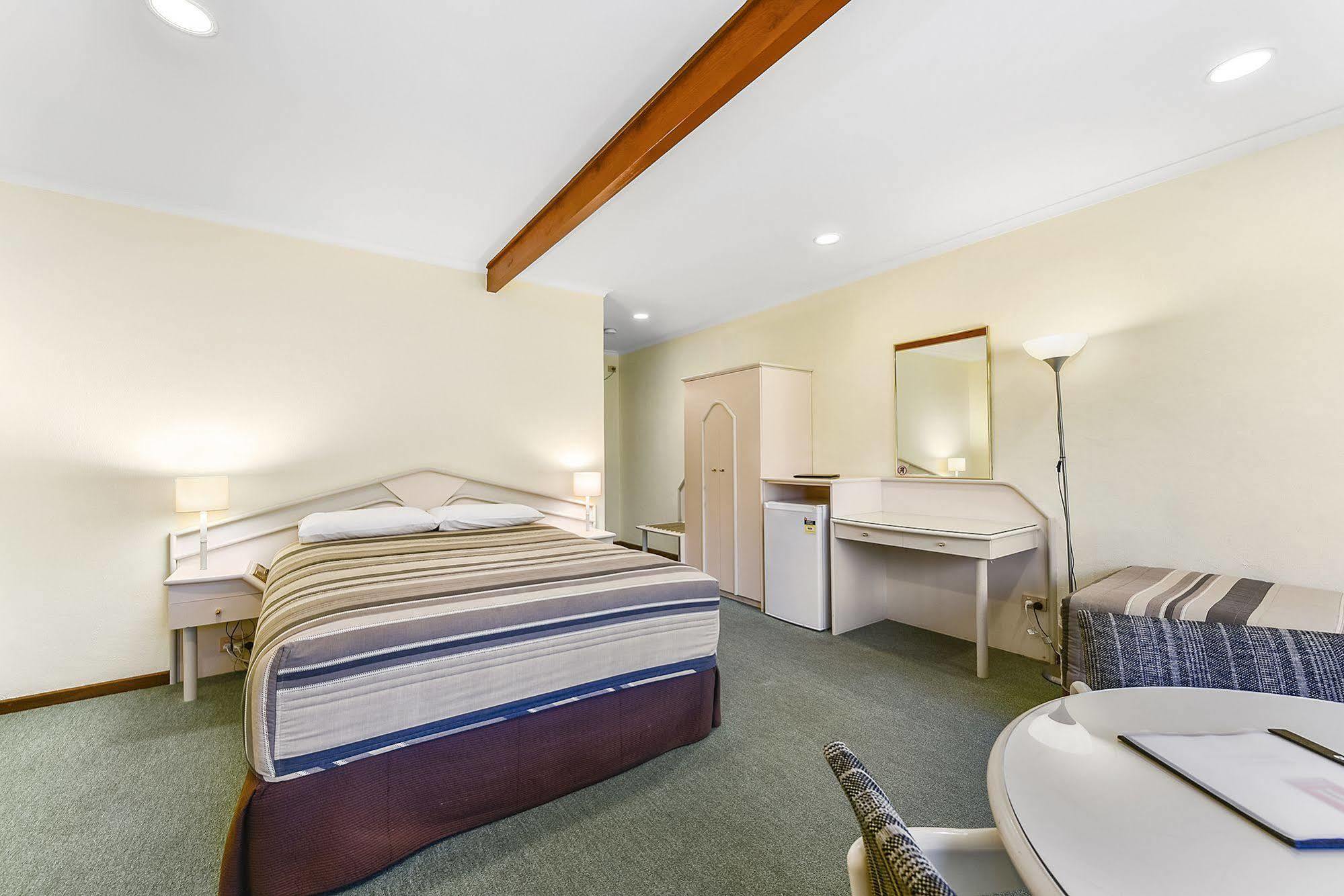 William Macintosh Motor Lodge Naracoorte Exterior foto